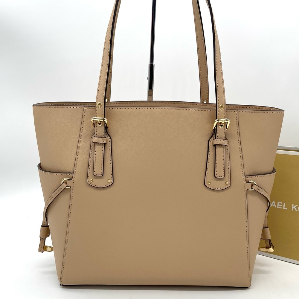 Michael Kors Voyager East West Tote Bag - Picture 4 of 12